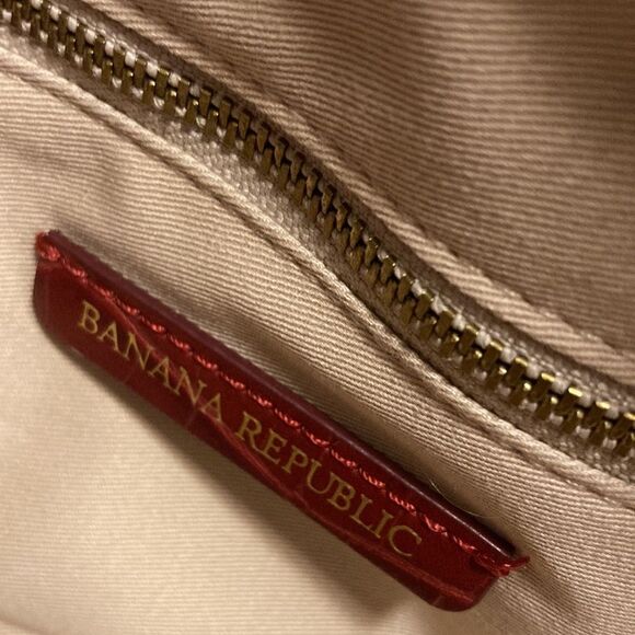 Banana Republic Red Clutch EUC - Picture 9 of 11